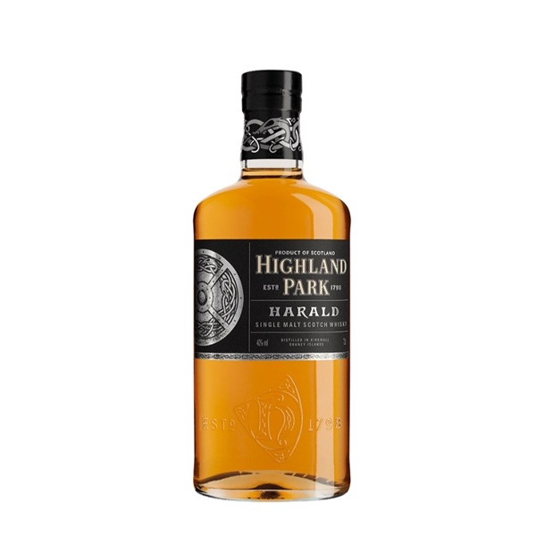 Highland Park Harald Single Malt with a golden colour and a black label on the bottle.