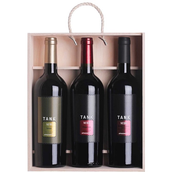 Tank Wooden Gift Box with three bottles of red wine in an open wooden box.